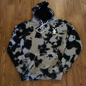 DUTCH BROS. HOODIE. GREAT DESIGN. GREAT CONDITION.